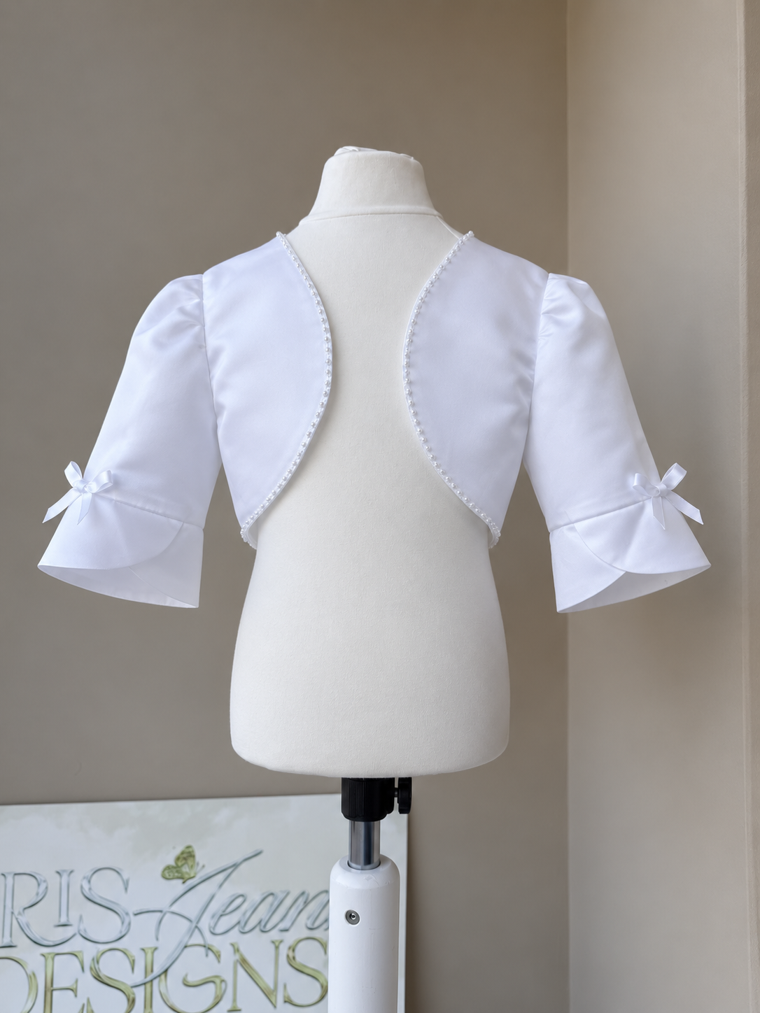 Chaqueta Bolero de Comunión de Lujo con Ribete de Perlas Blancas