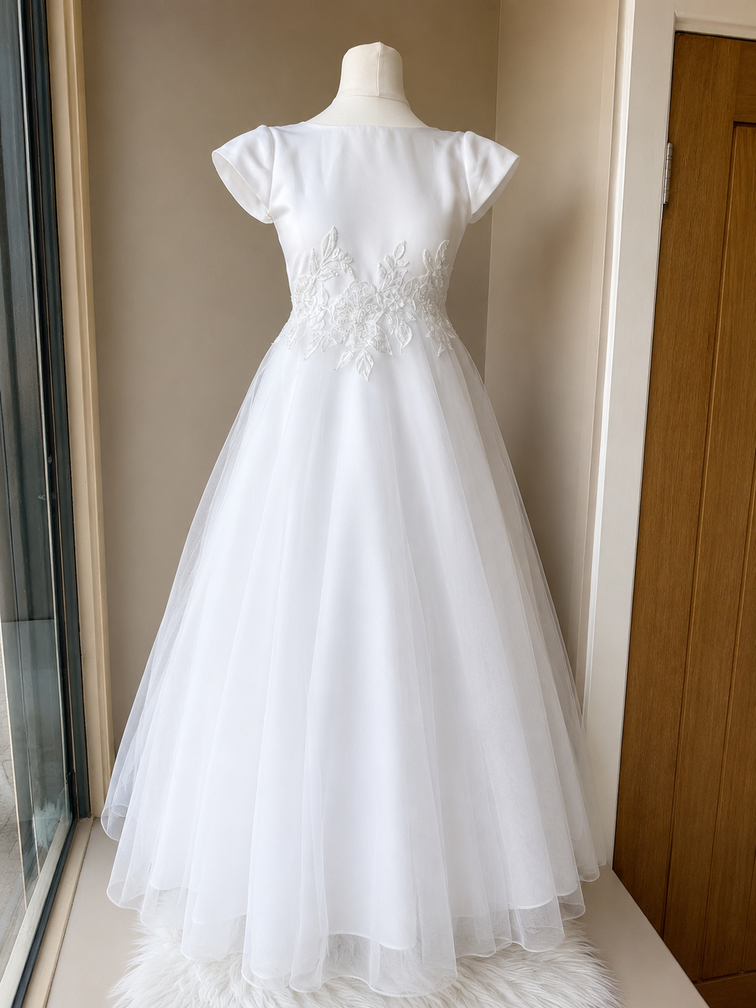 Elegant White Lace Dress