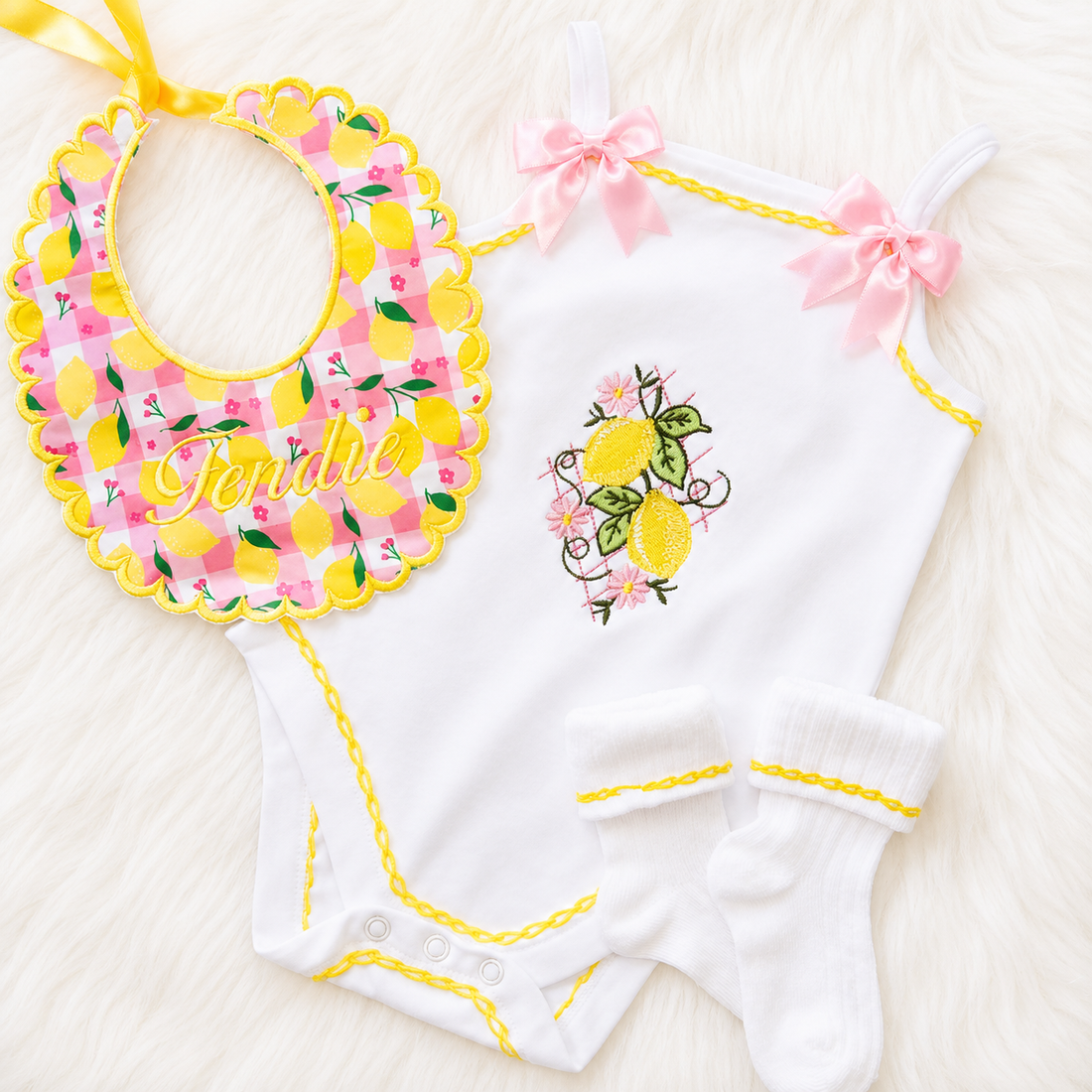 Conjunto de body de bebé personalizado con limones | Regalo bordado para bebé | Iris Jean Designs